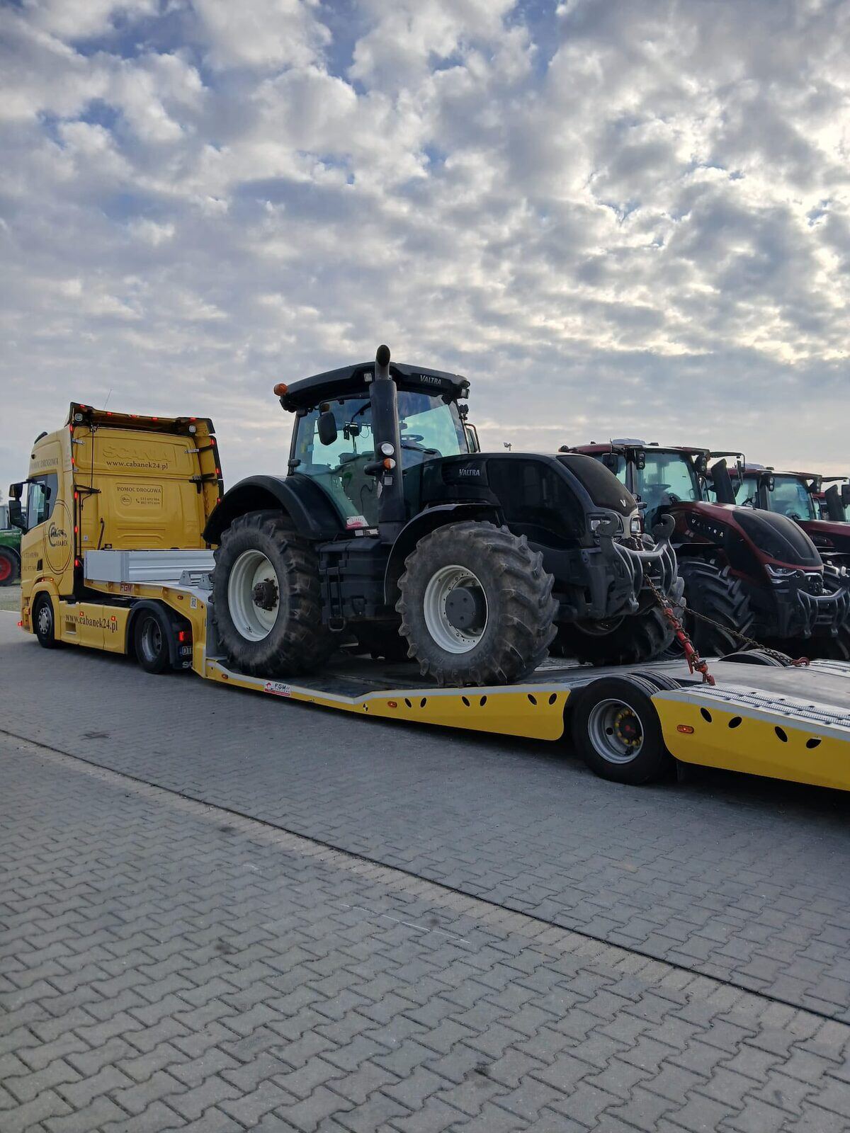 akcja A4 km 142 · autobus + ekipa